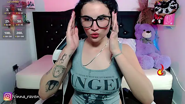 Snapshot of AriaDark chatting on June 20, 2026, 12:03 am AriaDark online show from June 20, 2026, 12:03 am