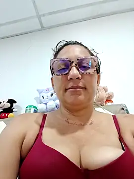 mariacarlota online show from May 7, 2026, 1:16 pm