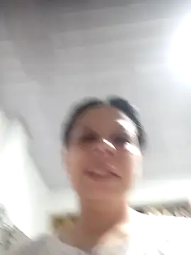 RossyAlvarez online show from April 7, 2026, 12:22 am