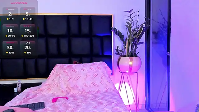 Emma collins01 online show from March 27, 2026, 2:50 am