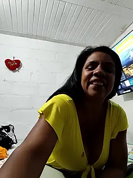 Zeyllyjhonson online show from June 19, 2026, 11:30 pm
