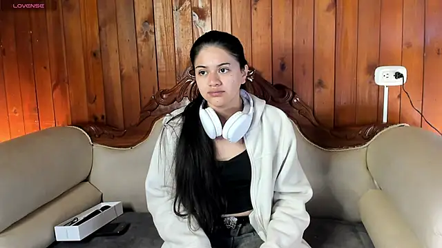 Snapshot of CottonCloud20 chatting on March 2, 2026, 1:29 pm CottonCloud20 online show from March 2, 2026, 1:29 pm