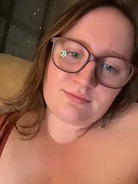 lucycomestrue online show from June 13, 2026, 11:35 pm