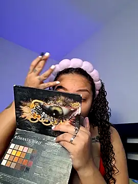 Snapshot of curly_girl_31 chatting on February 7, 2026, 7:06 pm curly girl 31 online show from February 7, 2026, 7:06 pm