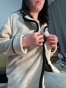 Cheating-wife online show from April 15, 2026, 6:31 am