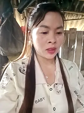 Snapshot of Bling_sexy chatting on March 8, 2026, 2:04 am Bling sexy online show from March 8, 2026, 2:04 am