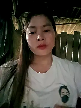 Snapshot of Bling_sexy chatting on March 9, 2026, 12:47 am Bling sexy online show from March 9, 2026, 12:47 am