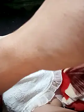 Snapshot of Bling_sexy chatting on March 12, 2026, 12:22 pm Bling sexy online show from March 12, 2026, 12:22 pm