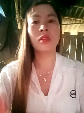 Snapshot of Bling_sexy chatting on March 17, 2026, 12:04 am Bling sexy online show from March 17, 2026, 12:04 am