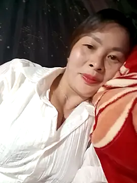 Snapshot of Bling_sexy chatting on March 17, 2026, 12:30 pm Bling sexy online show from March 17, 2026, 12:30 pm