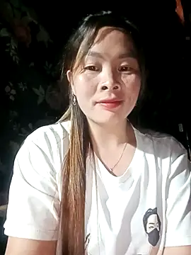 Snapshot of Bling_sexy chatting on March 19, 2026, 1:04 pm Bling sexy online show from March 19, 2026, 1:04 pm