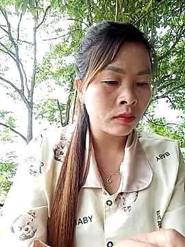 Snapshot of Bling_sexy chatting on March 25, 2026, 5:13 am Bling sexy online show from March 25, 2026, 5:13 am