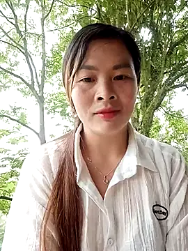 Snapshot of Bling_sexy chatting on March 29, 2026, 12:10 am Bling sexy online show from March 29, 2026, 12:10 am