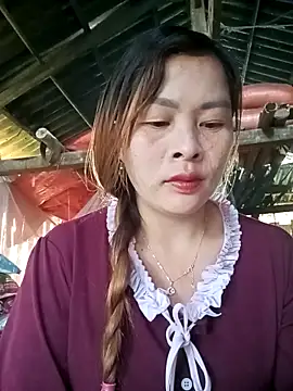 Snapshot of Bling_sexy chatting on April 3, 2026, 12:30 am Bling sexy online show from April 3, 2026, 12:30 am