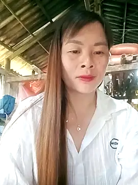 Snapshot of Bling_sexy chatting on April 10, 2026, 12:27 am Bling sexy online show from April 10, 2026, 12:27 am