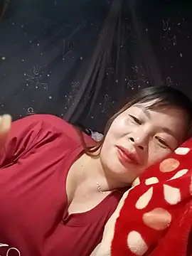 Snapshot of Bling_sexy chatting on April 10, 2026, 12:32 pm Bling sexy online show from April 10, 2026, 12:32 pm