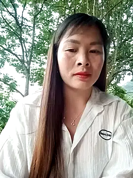 Snapshot of Bling_sexy chatting on April 12, 2026, 11:26 am Bling sexy online show from April 12, 2026, 11:26 am