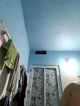 Snapshot of Jooj- chatting on April 28, 2026, 2:33 pm Jooj- online show from April 28, 2026, 2:33 pm