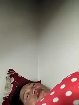 Snapshot of Jooj- chatting on May 4, 2026, 10:28 pm Jooj- online show from May 4, 2026, 10:28 pm