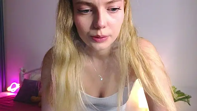 Snapshot of Maily__Trees chatting on February 24, 2026, 11:30 am Maily Trees online show from February 24, 2026, 11:30 am