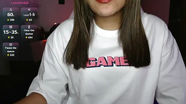 Snapshot of _Maanvi_ chatting on May 6, 2026, 10:48 pm Maanvi online show from May 6, 2026, 10:48 pm