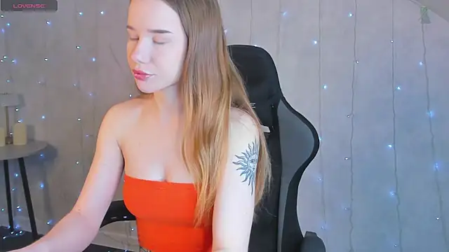 Nicole Vasquez online show from April 3, 2026, 1:14 am