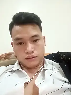 Maycute18 online show from February 5, 2026, 2:11 pm