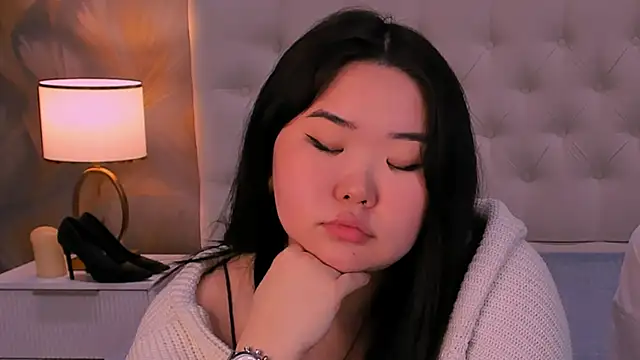 YUMI G online show from February 8, 2026, 3:48 pm