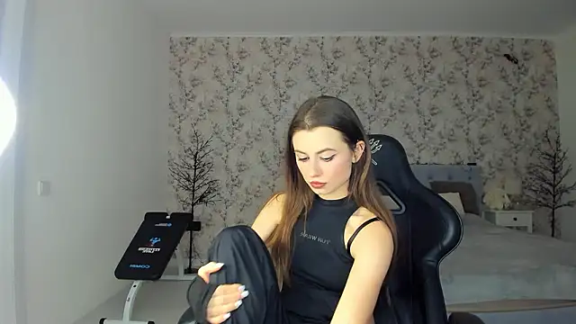 Snapshot of Hot_Molly5 chatting on February 4, 2026, 7:31 pm Hot Molly5 online show from February 4, 2026, 7:31 pm