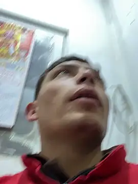 Snapshot of santiObrero chatting on February 6, 2026, 9:29 pm santiObrero online show from February 6, 2026, 9:29 pm