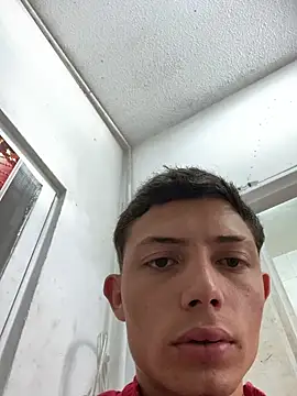 Snapshot of santiObrero chatting on February 11, 2026, 3:50 pm santiObrero online show from February 11, 2026, 3:50 pm