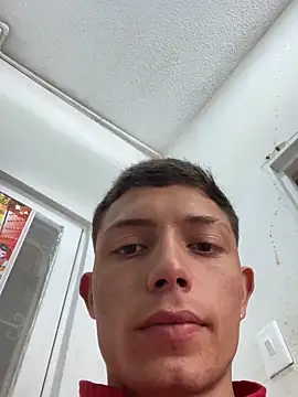 Snapshot of santiObrero chatting on February 17, 2026, 7:09 pm santiObrero online show from February 17, 2026, 7:09 pm