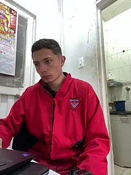 Snapshot of santiObrero chatting on February 21, 2026, 3:24 pm santiObrero online show from February 21, 2026, 3:24 pm