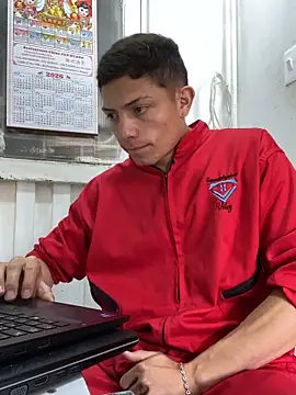 Snapshot of santiObrero chatting on February 24, 2026, 4:16 pm santiObrero online show from February 24, 2026, 4:16 pm