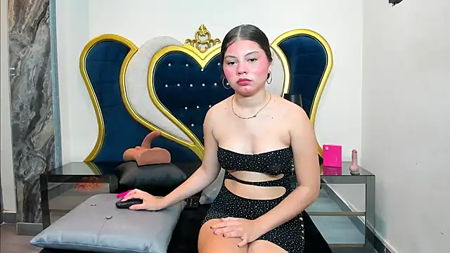 SofiaArsila online show from May 7, 2026, 11:37 am