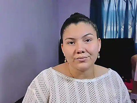 Helena-Paola online show from April 3, 2026, 8:51 pm