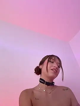 Alison Ivanova online show from June 17, 2026, 9:49 pm