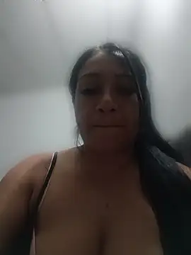 Snapshot of Katysaez chatting on June 12, 2026, 5:17 am Katysaez online show from June 12, 2026, 5:17 am
