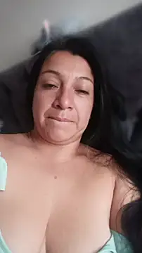 Snapshot of Katysaez chatting on June 18, 2026, 6:01 pm Katysaez online show from June 18, 2026, 6:01 pm