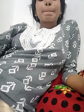 Cute-Natashaa online show from May 5, 2026, 7:00 pm