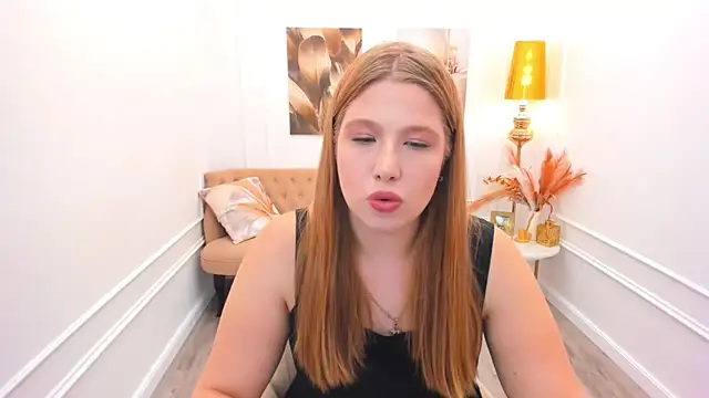 SweetDaylight online show from June 8, 2026, 8:42 pm
