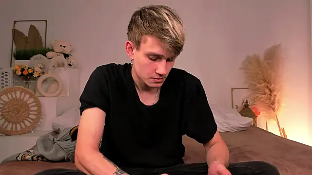 Snapshot of Volan_Starts chatting on February 26, 2026, 12:04 pm Volan Starts online show from February 26, 2026, 12:04 pm