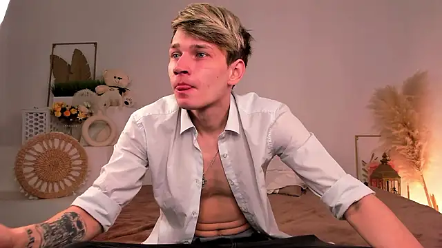 Snapshot of Volan_Starts chatting on March 4, 2026, 4:07 am Volan Starts online show from March 4, 2026, 4:07 am