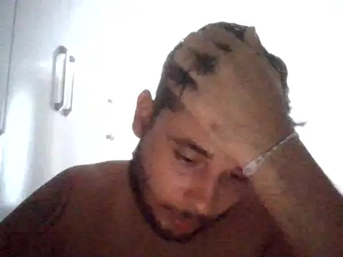 Snapshot of peuba12 chatting on March 5, 2026, 12:34 pm peuba12 online show from March 5, 2026, 12:34 pm