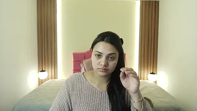 IvonneRoss  online show from May 25, 2026, 12:11 pm