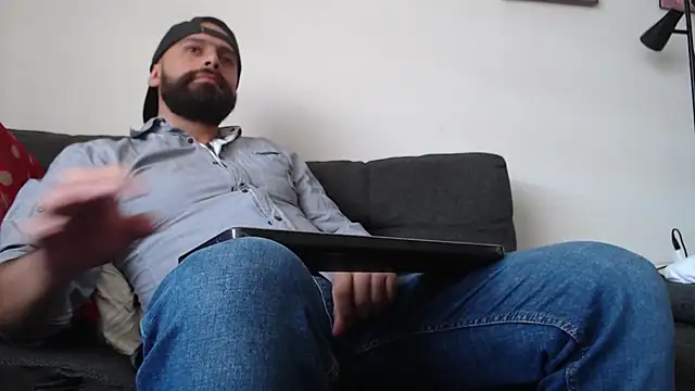 Snapshot of SpermsBank chatting on October 3, 2025, 9:12 pm SpermsBank online show from October 3, 2025, 9:12 pm