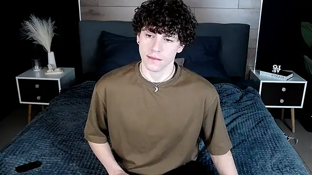 Snapshot of TylerGibson chatting on February 21, 2026, 3:40 am TylerGibson online show from February 21, 2026, 3:40 am