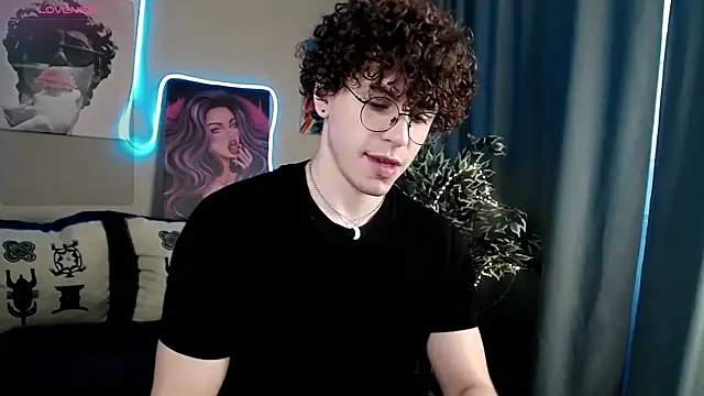 TylerGibson online show from April 10, 2026, 4:28 am