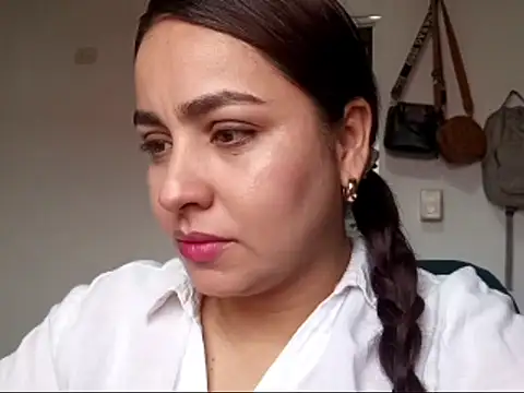 Snapshot of lunitahoney13 chatting on February 20, 2026, 12:49 pm lunitahoney13 online show from February 20, 2026, 12:49 pm