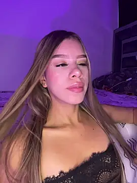 Snapshot of BellaMoon_ chatting on March 1, 2026, 5:48 pm BellaMoon online show from March 1, 2026, 5:48 pm